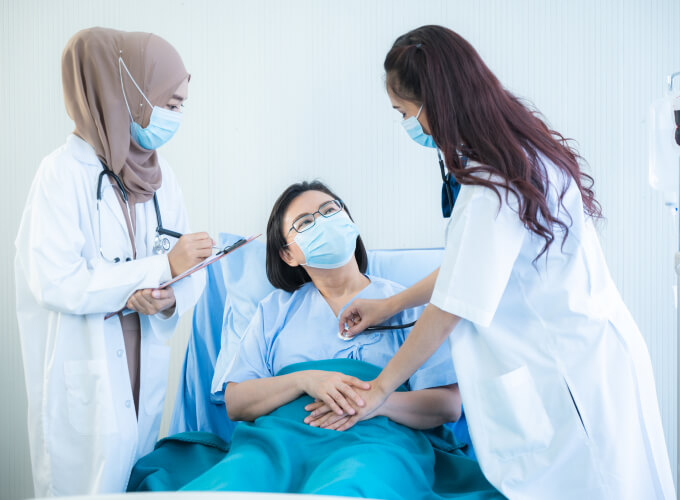 Medical screening during the egg donor cycle